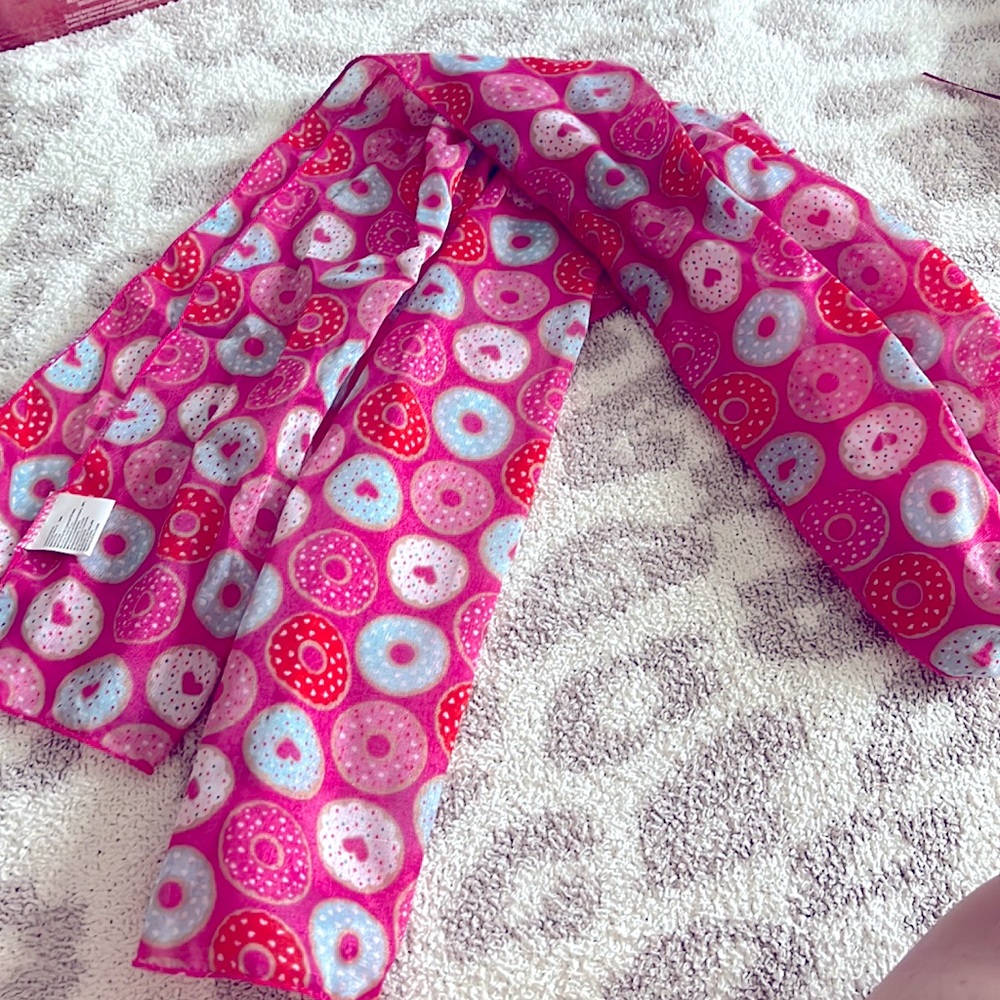 Donut Twilly/Scarf